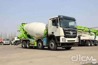 雷萨重机搅拌车与加油车全览 高效能机械助力工程建设